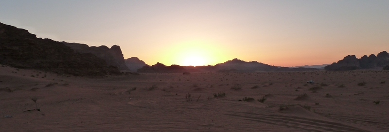 Atardecer en el desierto de Wadi Rum