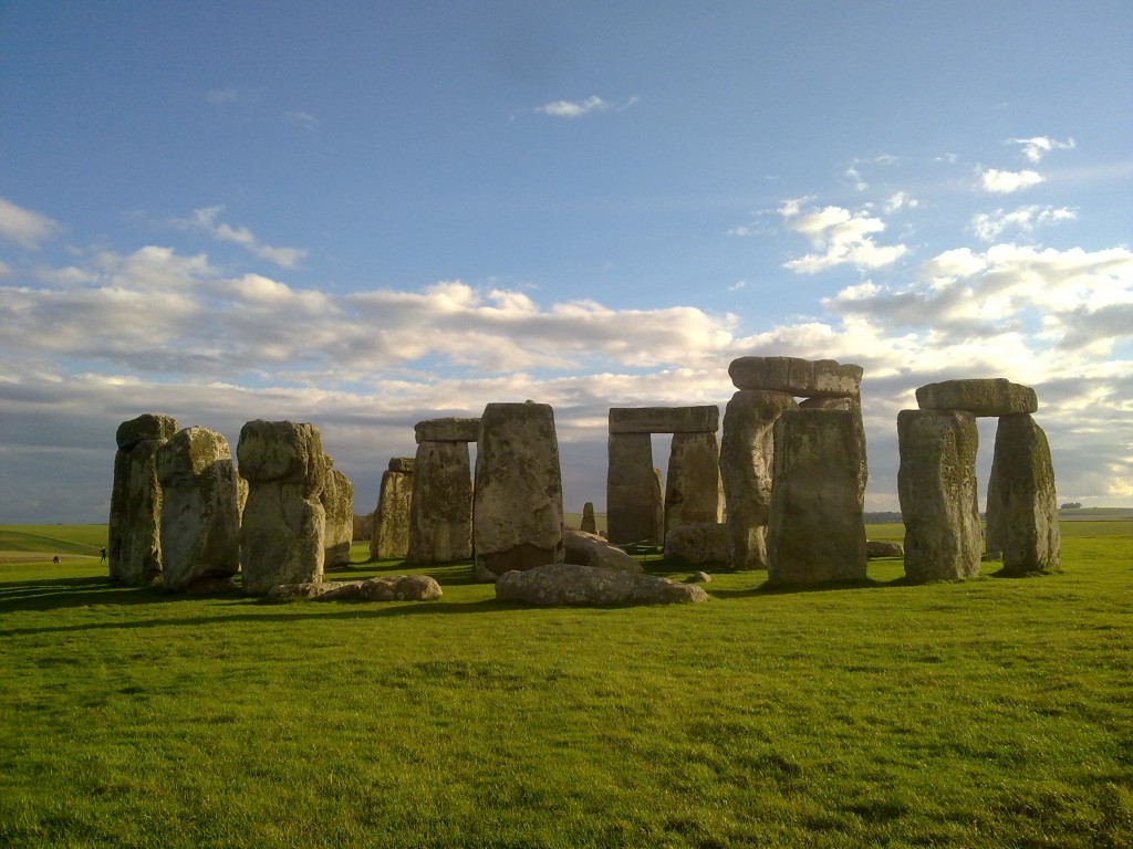 Stonehenge en día soleado