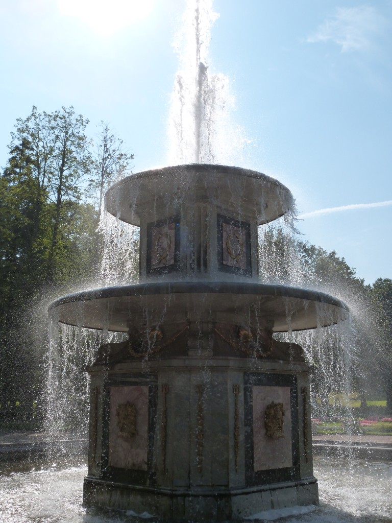 Fuente Romanov en Peterhof