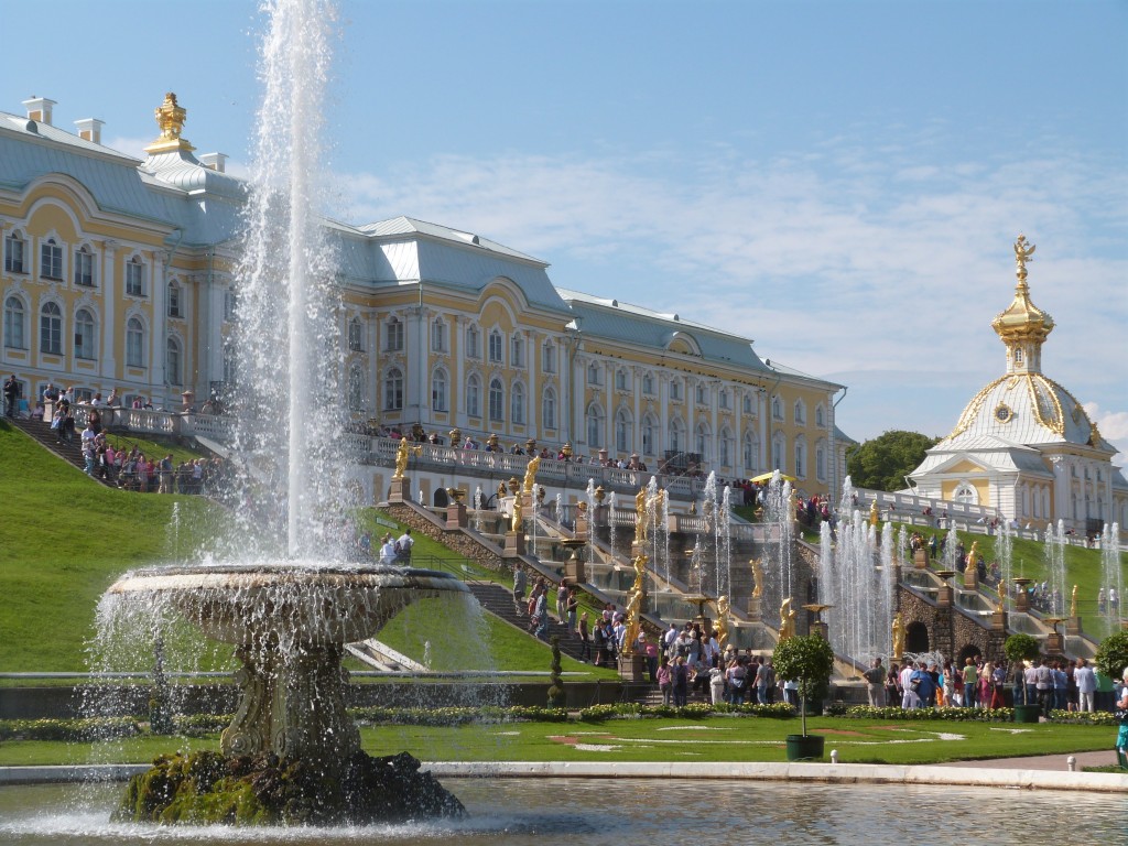 Fuente francesa y Gran Cascada en Peterhof