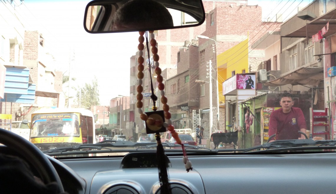 Interior de un Taxi en Egipto