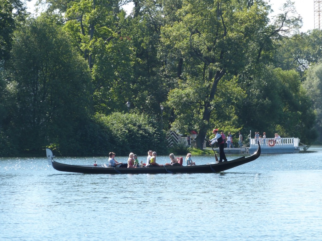 Gondola en los jardines del Palacio de Catalina