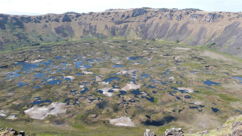 De los Moais al hombre-pájaro, del Rano Raraku a Rano Kau