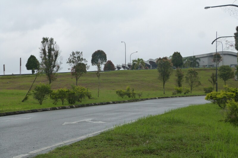 Sendero desde el aeropuerto de Kuching