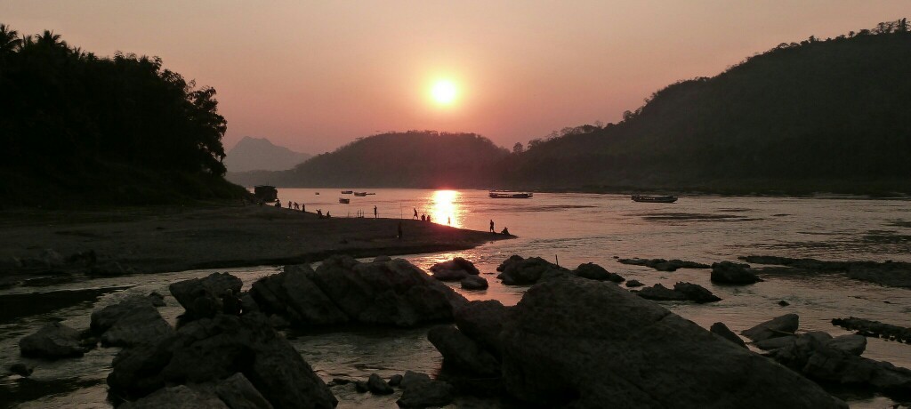 Atardecer sobre el Mekong en Luang Prabang