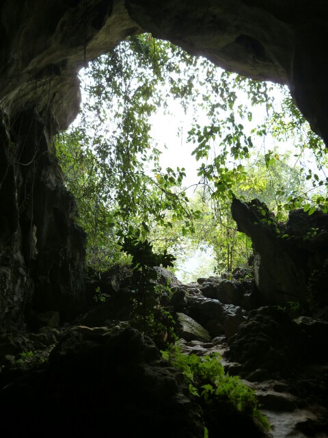 Cuevas gratuitas en Muong Ngoi