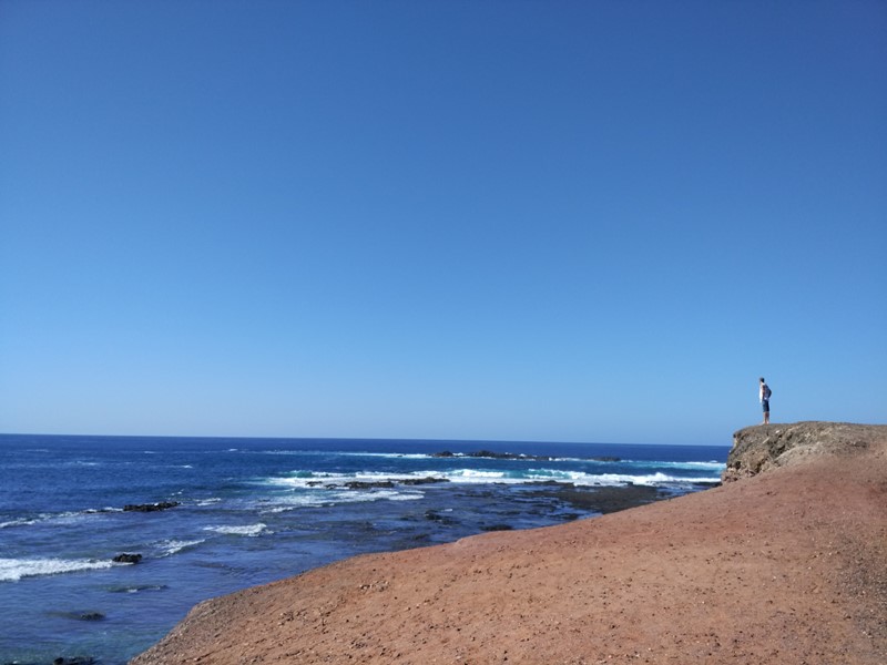 Contemplando el mar de Fuerteventura