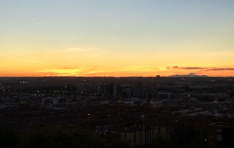 Cielo anaranjado en Madrid