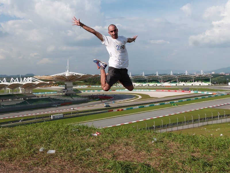 Saltando en Sepang