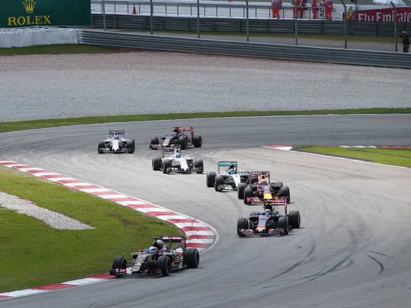 Trenecito de F1s pasando por nuestra zona de Sepang