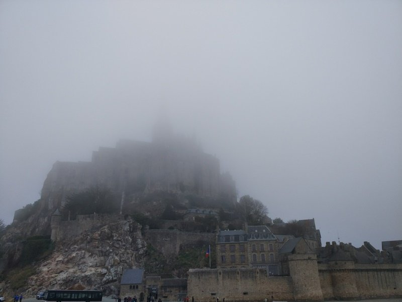 La niebla se apodera del monte