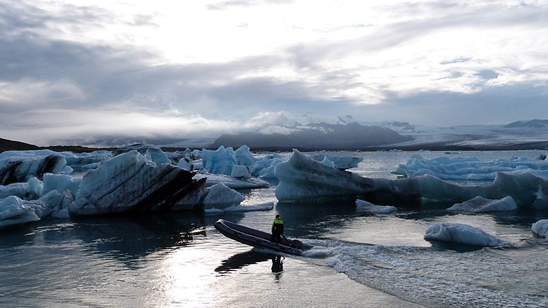 Navegando por Jökulsárlón y caminando por Skaftafell: un día inolvidable en Islandia