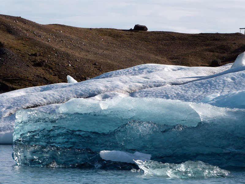 Trozos de iceberg en Jökulsárlón