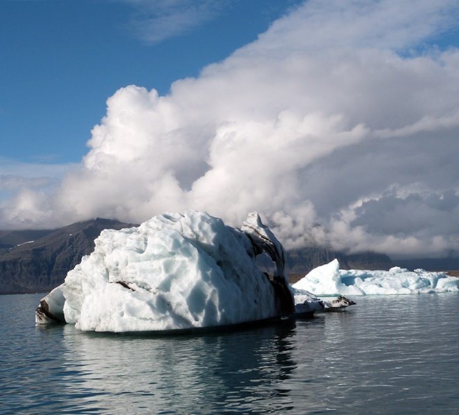 Un iceberg en Jökulsárlón
