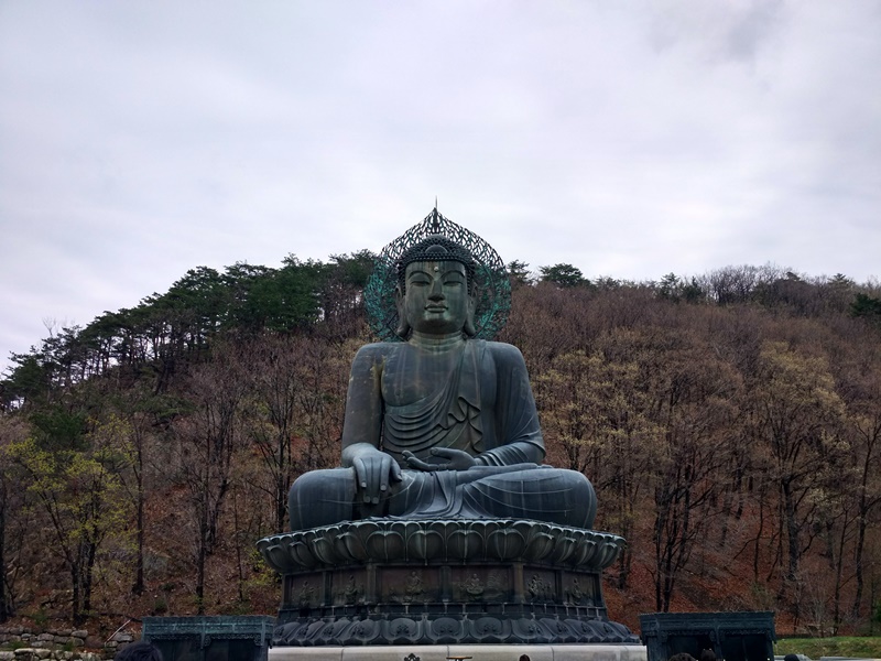 Buda a la entrada de Seoraksan