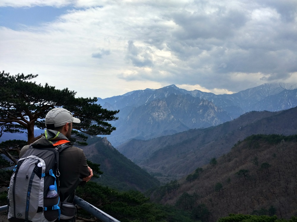 Contemplando Seoraksan desde el mirador