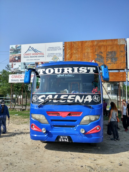 Autobús turístico en Pokhara