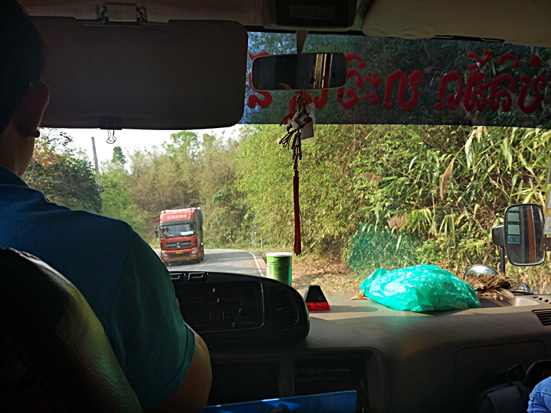 La gran aventura de Laos: Muang Ngoi a Luang Namtha en barca, tuk-tuk, furgoneta y autobús