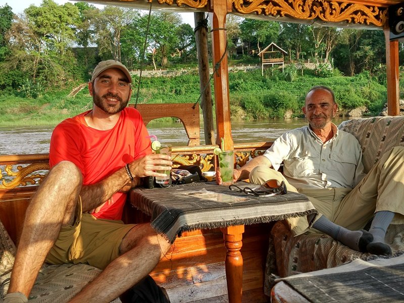 Paseando en barco por el Mekong