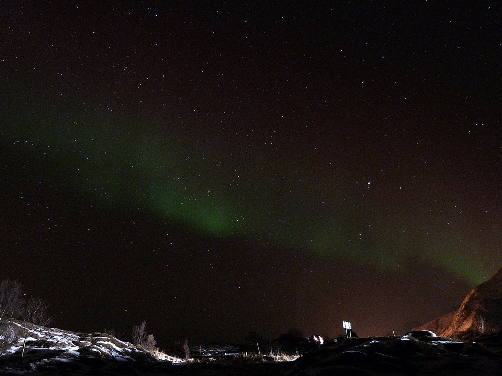 Cielo estrellado y auroras en Lofoten