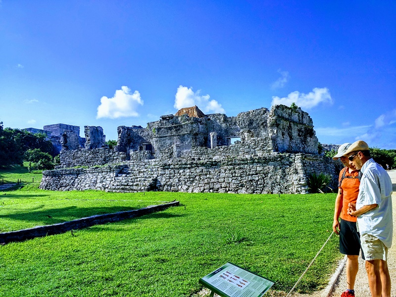 Contemplando las ruinas de Tulum