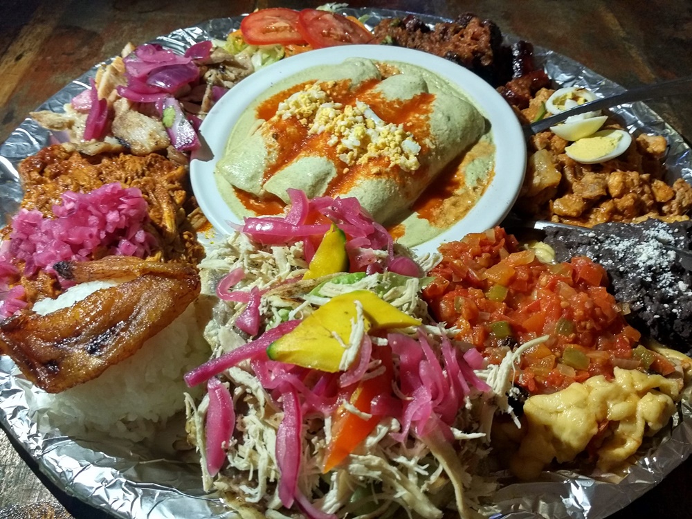 Plato de delicias Yucatecas