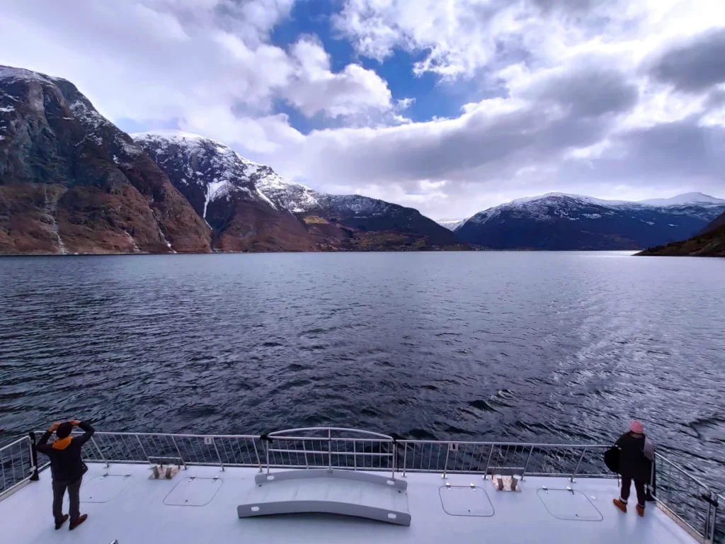 Ferry-Nærøyfjord-Noruega